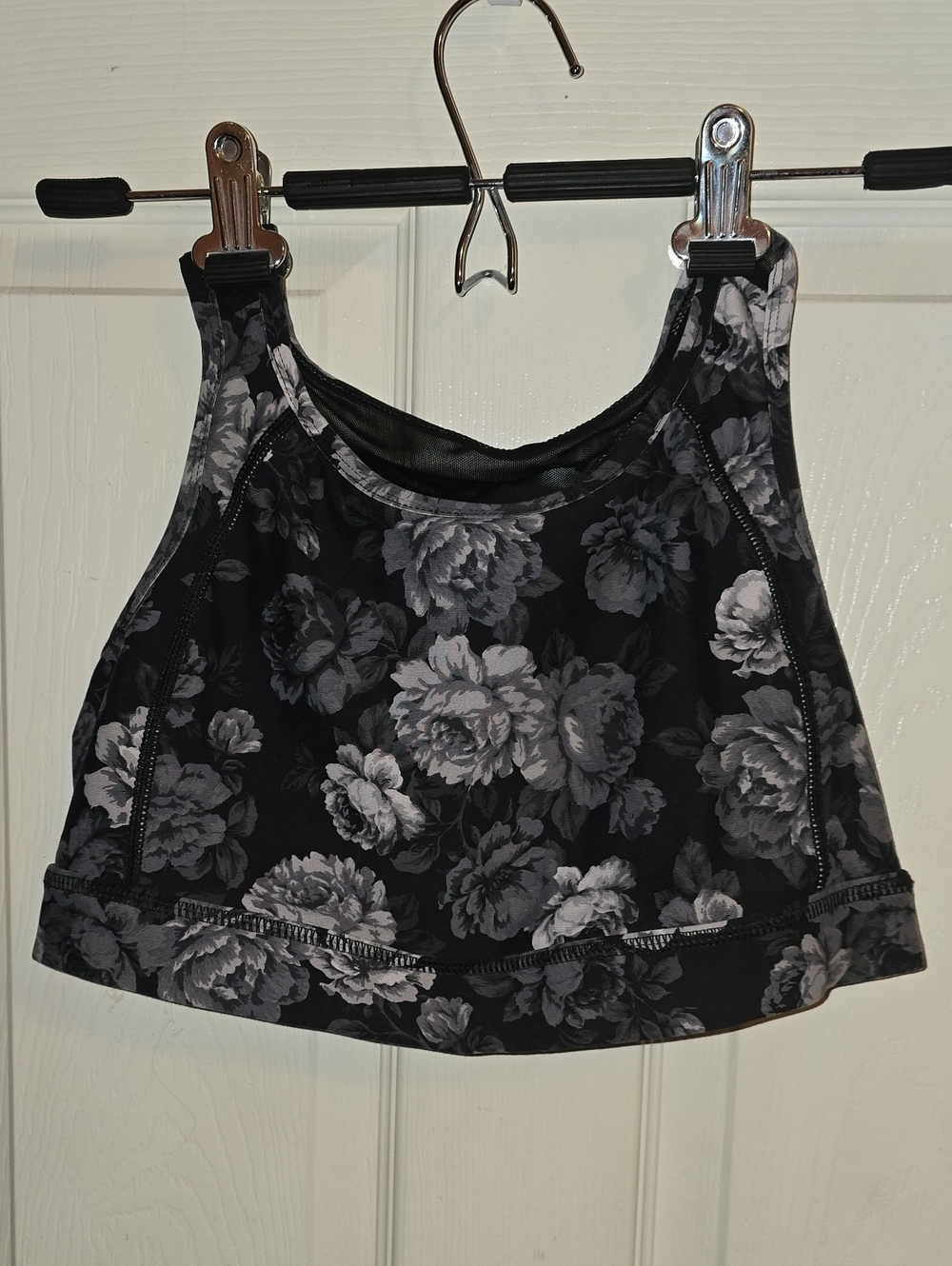 torrid‎ Black and Gray Floral Sports Bra